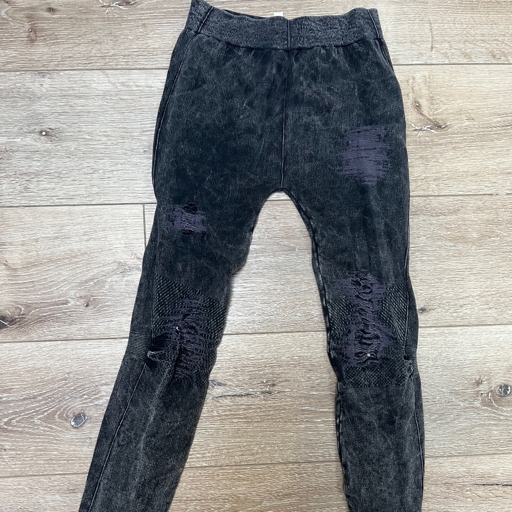Niki Biki distressed leggings